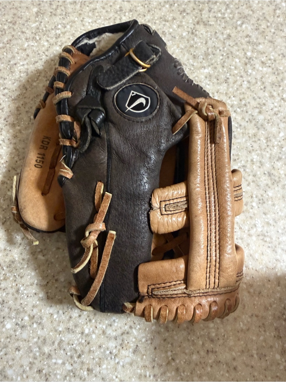 Two-Tone Leather Baseball Glove - Black & Tan